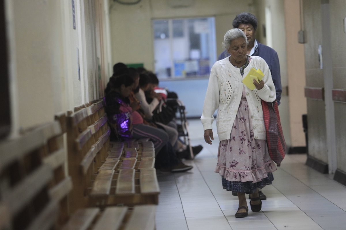 El cierre de la consulta externa y hospitales afectará a los guatemaltecos. Los profesionales de la Salud suspenderán el servicio el próximo 13 de agosto. (Foto Prensa Libre: Hemeroteca)