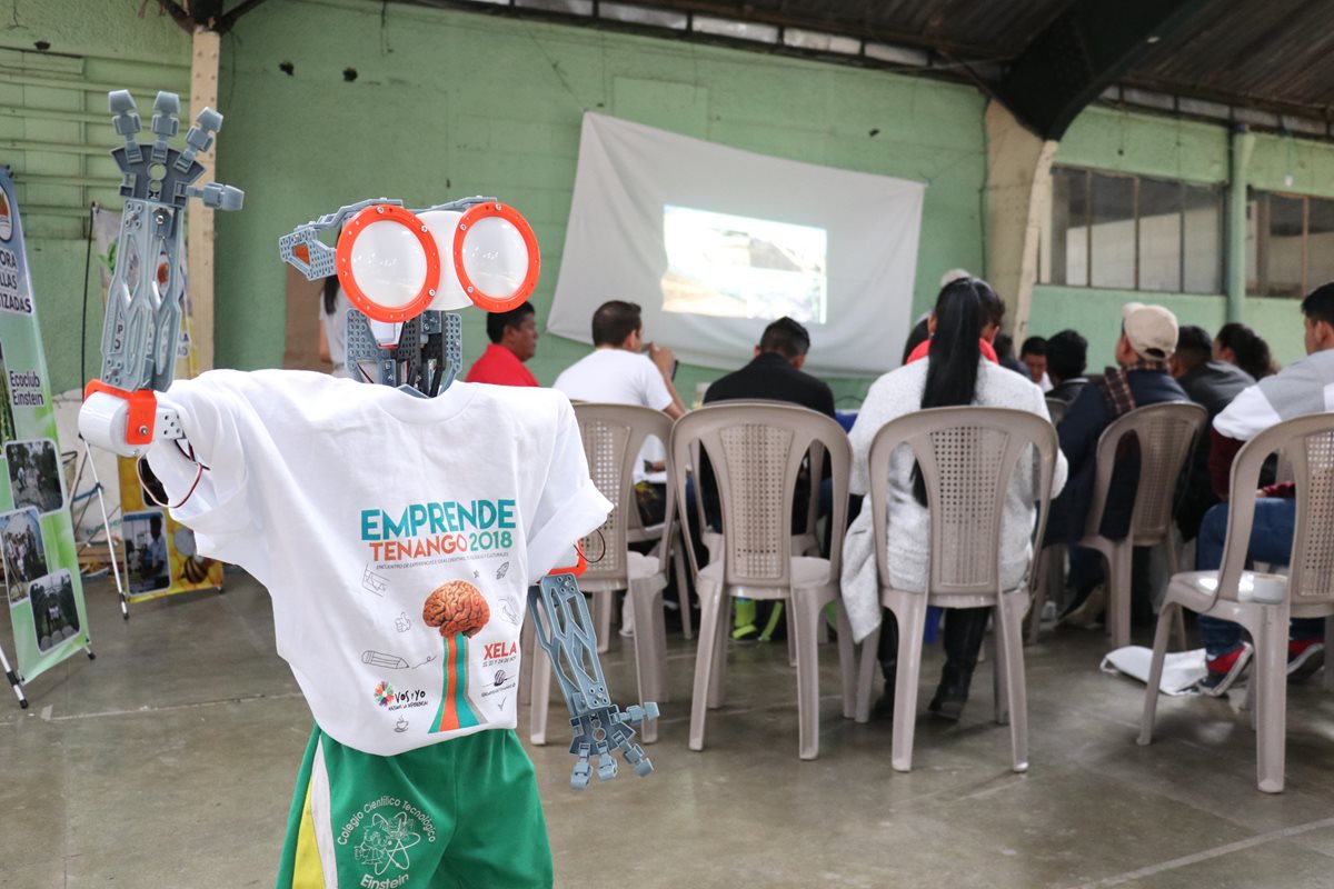 Uno de los temas fuertes en la actividad será las pláticas y talleres sobre la innovación tecnológica y robótica. (Foto Prensa Libre: Raúl Juárez)