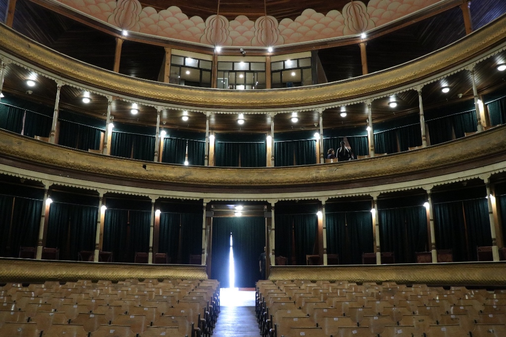 Teatro Municipal luce renovado; daños fueron reparados con ayuda de empresas y voluntarios