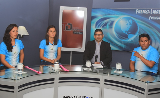Anthony Vásquez, Melissa Morales y Andrea Weedon durante La Entrevista TD, en Prensa Libre TV. (Foto Prensa Libre: Carlos Vicente)