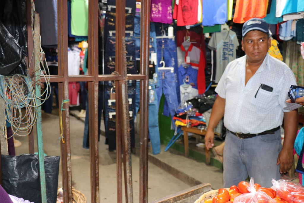 Manuel Enrique Cordero, Presidente del Comité de Locales de la Terminal de Chiquimula, informó que ha solicitado apoyo del alcalde pero no ha obtenido respuesta. (Foto Prensa Libre: Mario Morales)