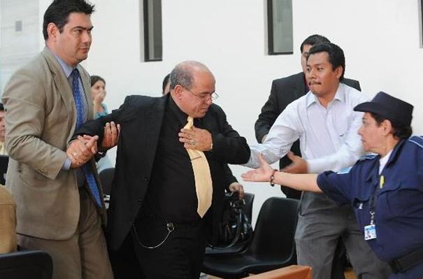En octubre de 2010, Sanler sufrió un ataque y tuvo que ser auxiliado. (Foto Prensa Libre: Tomada de El Diario de Hoy)