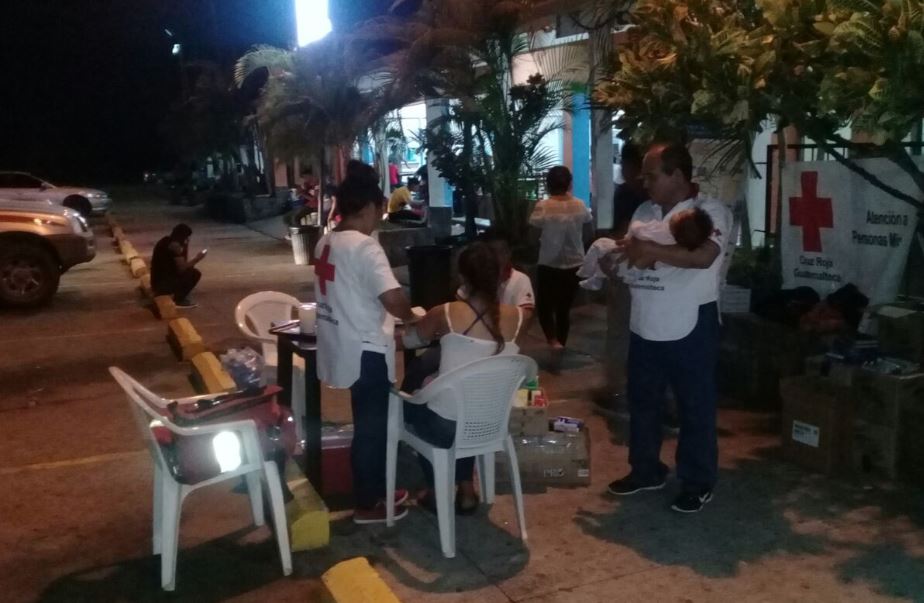 Los bloqueos por más de 24 horas afectaron la salud de varias personas. (Foto Prensa Libre: Dony Stewart)