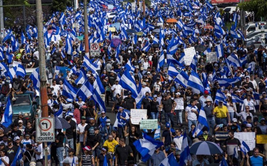 El 31 de mayo pasado se realizó en Nicaragua la "madre de todas las marchas", que terminó en tiroteos y varios heridos. (Foto Prensa Libre: EFE)