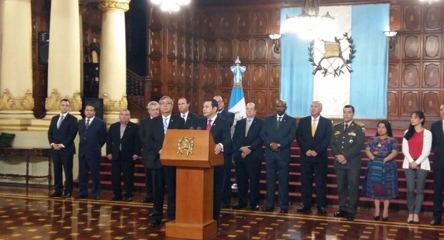 El presidente Jimmy Morales y el Consejo de Ministros solicitan ampliación del estado de Sitio en Ixchigúan y Tajumulco. (Foto Prensa Libre: Gobierno de Guatemala)
