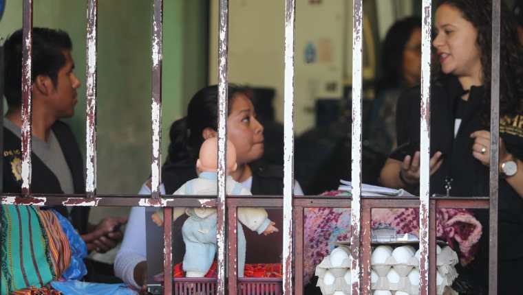 Constantemente autoridades realizan operativos para rescatar a menores explotados sexual o laboralmente. (Foto Prensa Libre: Hemeroteca PL)
