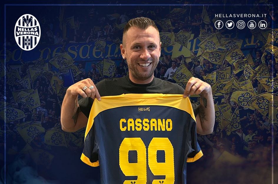 El veterano delantero Antonio Cassano jugará en el Hellas Verona con el número 99. (Foto Prensa Libre: cortesía Hellas Verona)