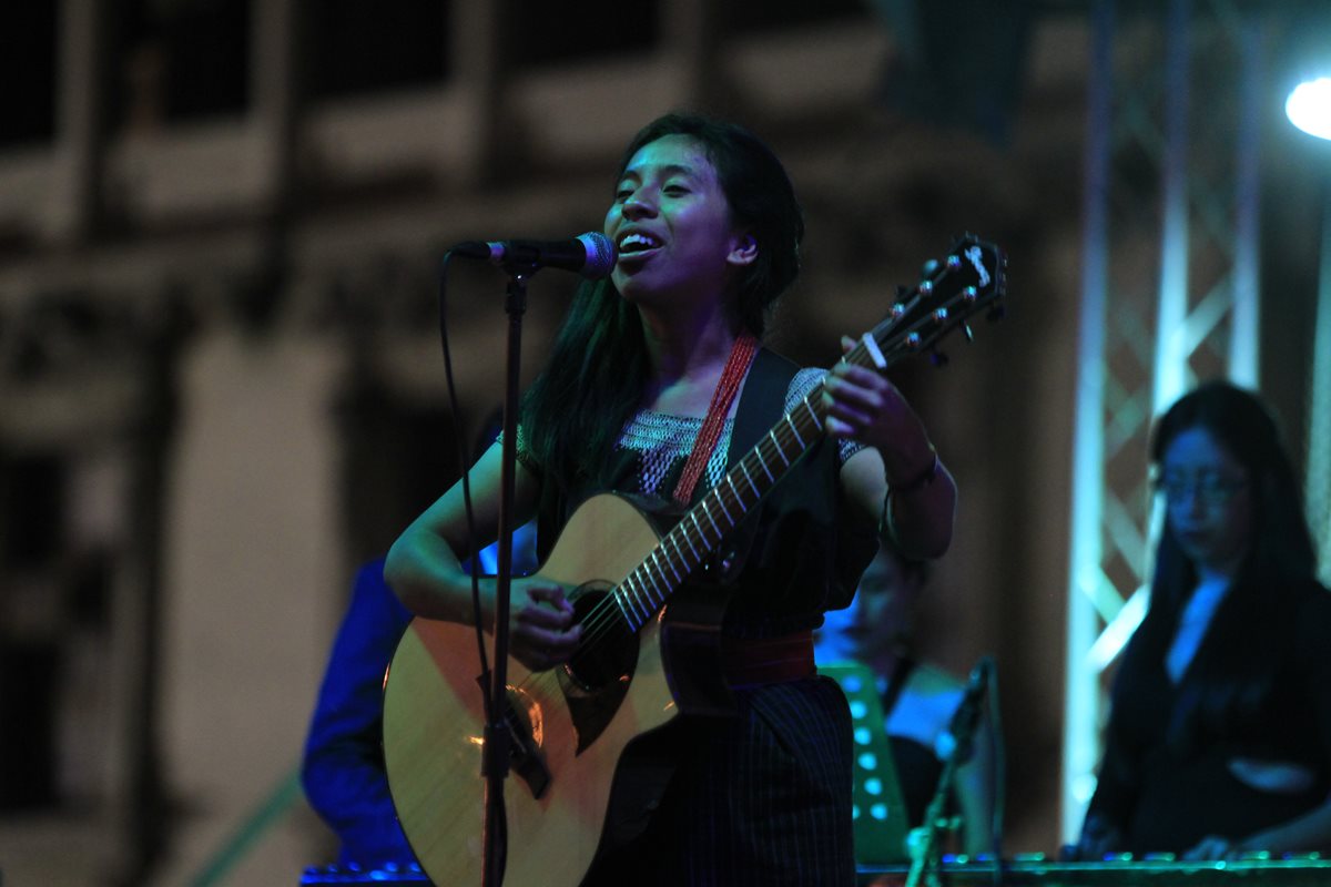 Sara Curruchich representará a Guatemala en una gira europea. (Foto Prensa Libre: Hemeroteca PL)