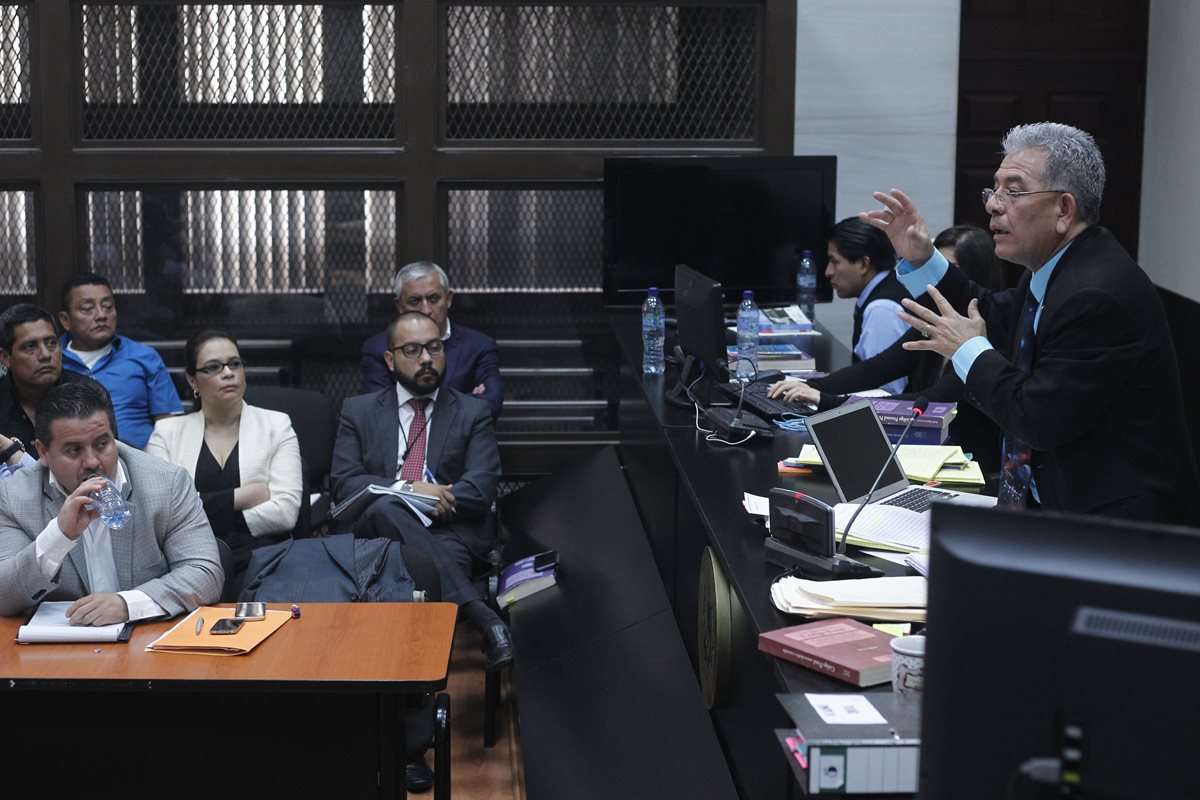 Tres meses da el juez al Ministerio Público y la Cicig para concluir la pesquisa. (Foto Prensa Libre: Paulo Raquec)
