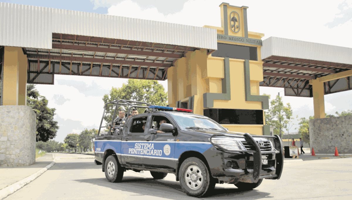 Centro Médico Militar donde falleció Luis Alberto Paredes Nájera.(Foto Prensa Libre: Hemeroteca PL)
