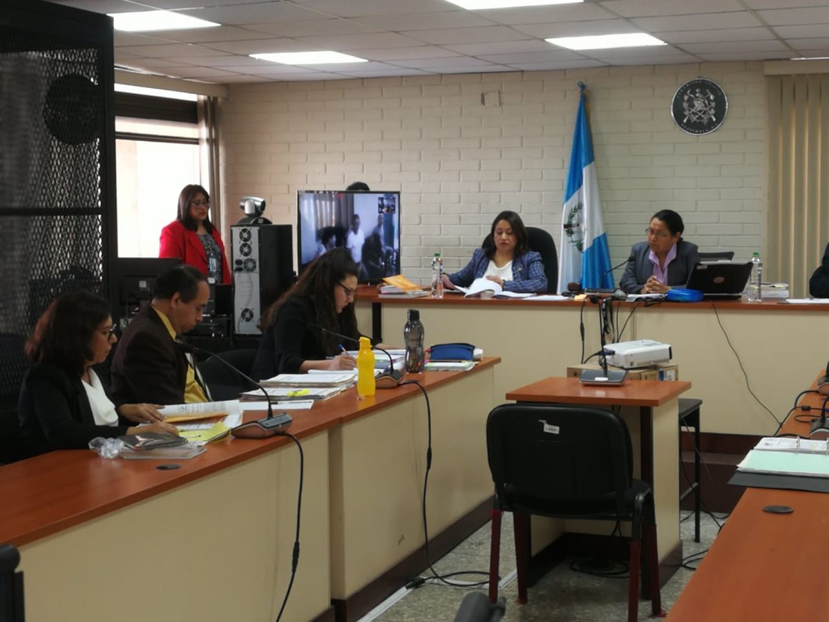 El Tribunal de Mayor Riesgo D dirige el debate oral y público en contra de los nueve pandilleros. (Foto Prensa Libre: Kenneth Monzón)
