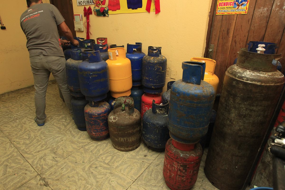 En las verificaciones realizadas por el MEM encontraron expendios de gas propano que no cumplen medidas de seguridad industrial y ambiental. (Foto Prensa Libre: Hemeroteca PL)