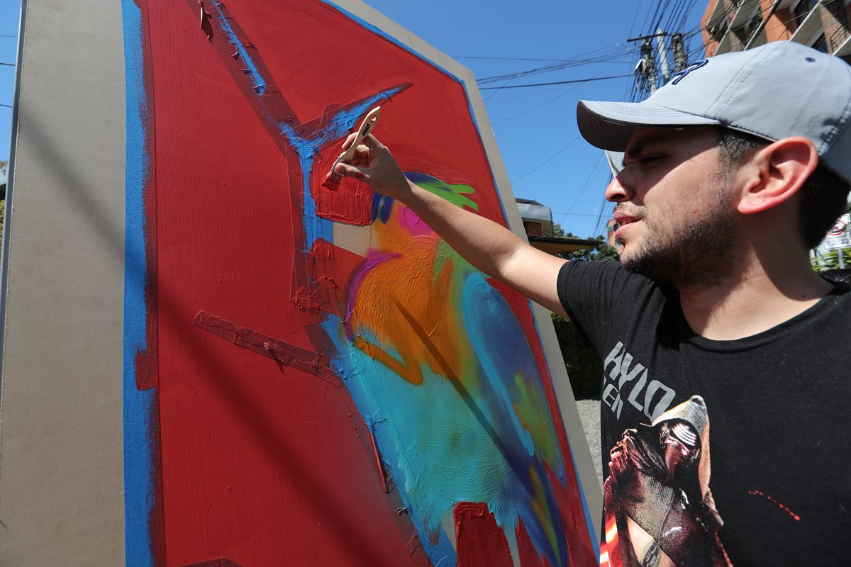 Artistas usaron el arte para hacer un llamado a rechazar la violencia. (Foto Prensa Libre: Érick Ávila).
