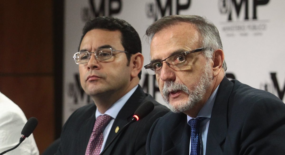 El comisionado Iván Velásquez y el presidente Jimmy Morales durante una conferencia de prensa conjunta. (Foto Prensa Libre: Hemeroteca PL)