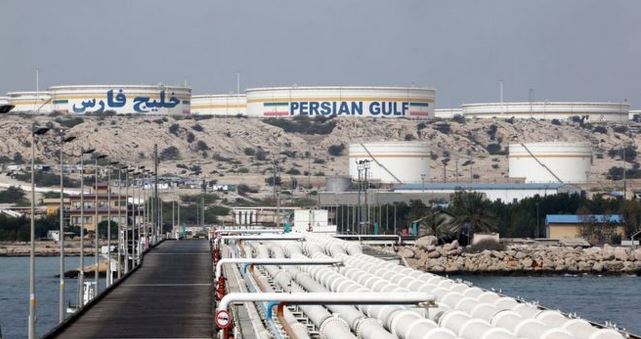 Una posible imposición de sanciones económicas a Irán es la principal causa del alza. (Foto Prensa Libre: Getty Images)