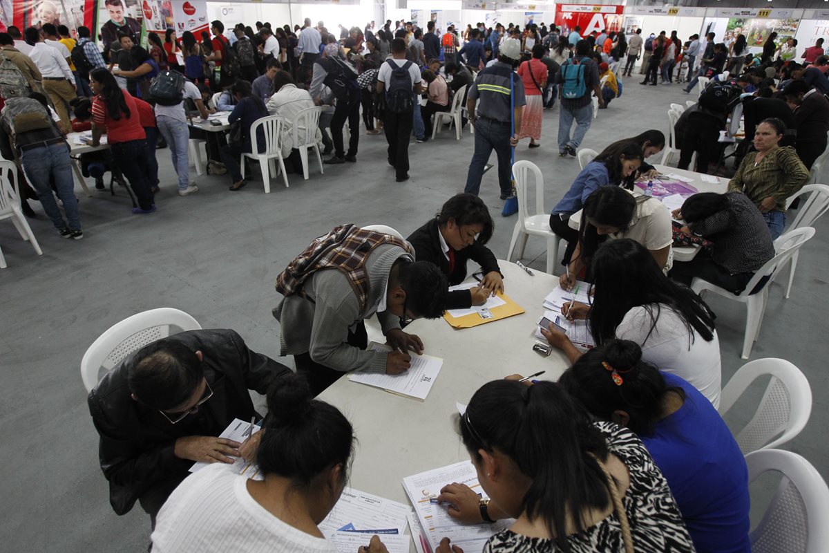 Miles de personas están en busca de un trabajo formal en Guatemala. (Foto Prensa Libre: Hemeroteca PL)