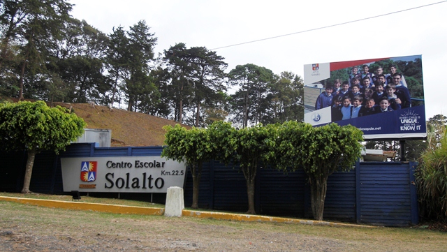 El colegio Solalto está ubicado en la carretera a El Salvador. (Foto Prensa Libre: Hemeroteca PL)