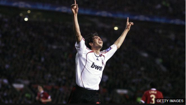 Kaká celebra su espectacular gol frente al Manchester United en 2007. (Foto Prensa Libre: BBC News Mundo)