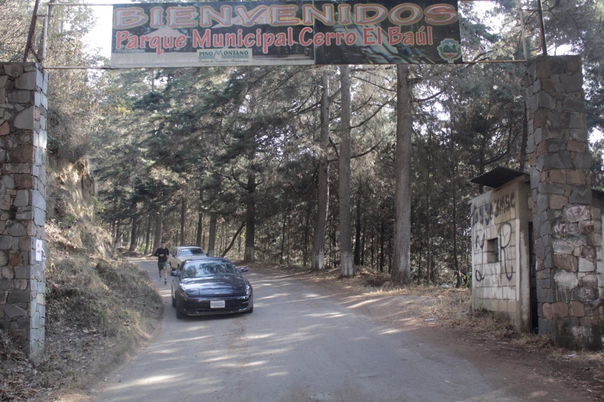 La comuna de Quetzaltenango recibe fondos para el proyecto de protección del cerro El Baúl. (Foto Prensa Libre: María José Longo)