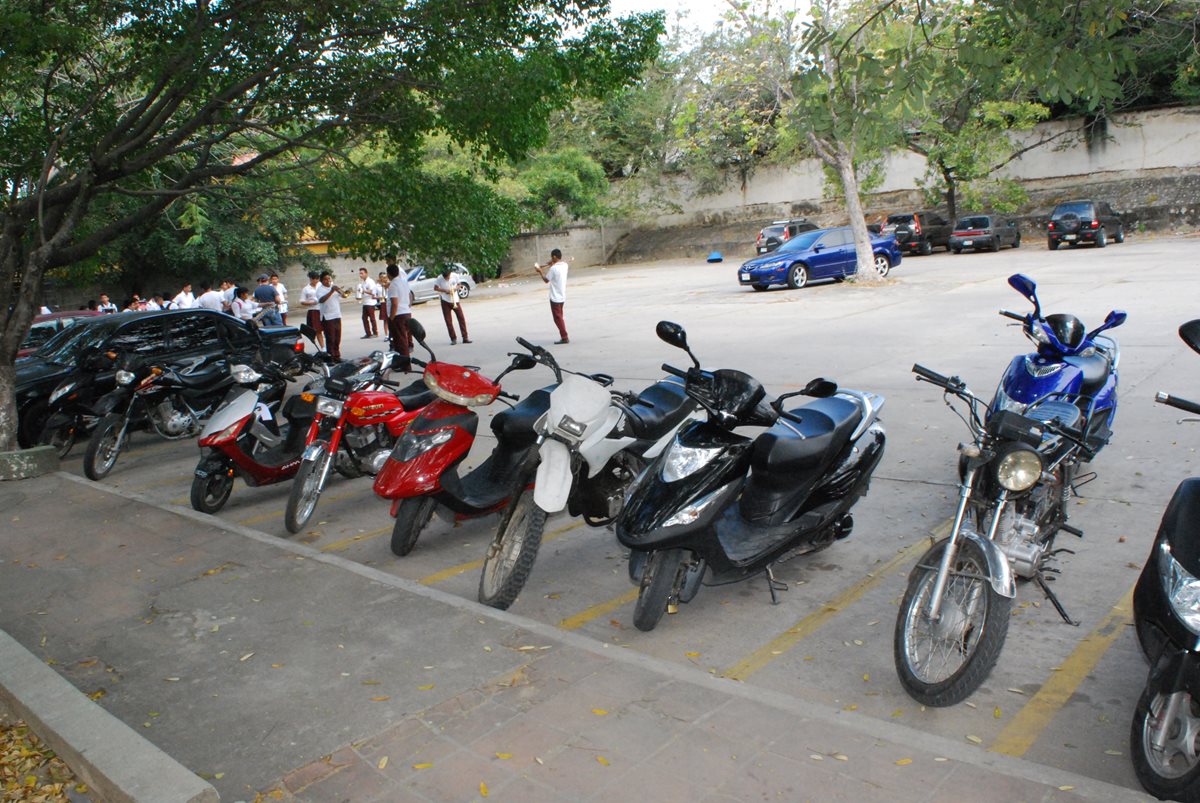 Parque del Instituto Experimental de la cabecera de Zacapa, donde se reportan robos constantes. (Por Prensa Libre: Víctor Gómez)
