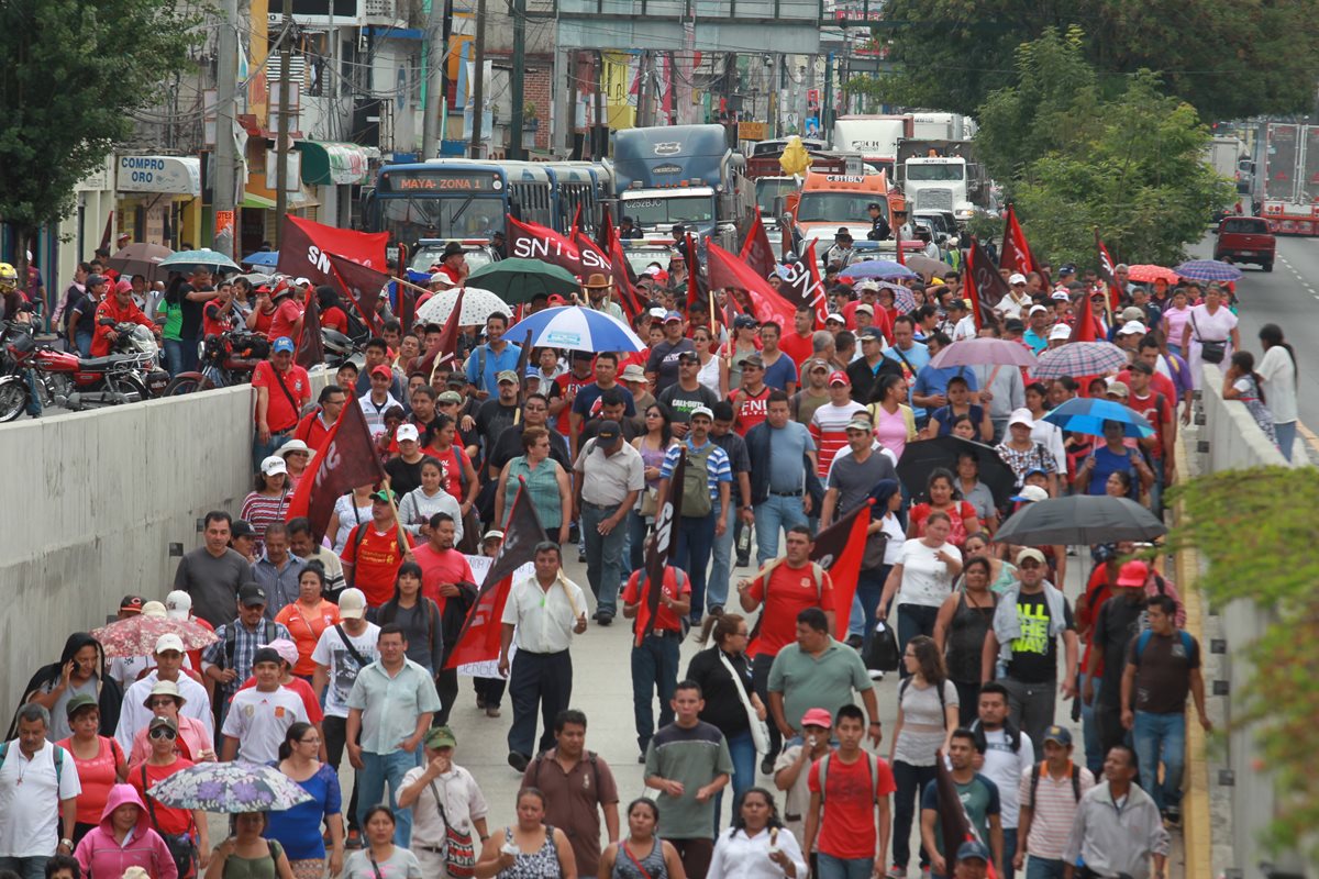 Sindicalistas presionaron a gobiernos anteriores para obtener beneficios. (Foto Prensa Libre: Hemeroteca PL)