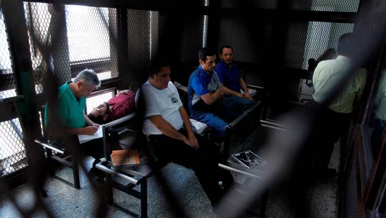 El proceso contra la banda dedicada al despojo de bienes inmuebles se inició hace tres años con las capturas de los implicados. (Foto Prensa Libre: Paulo Raquec)