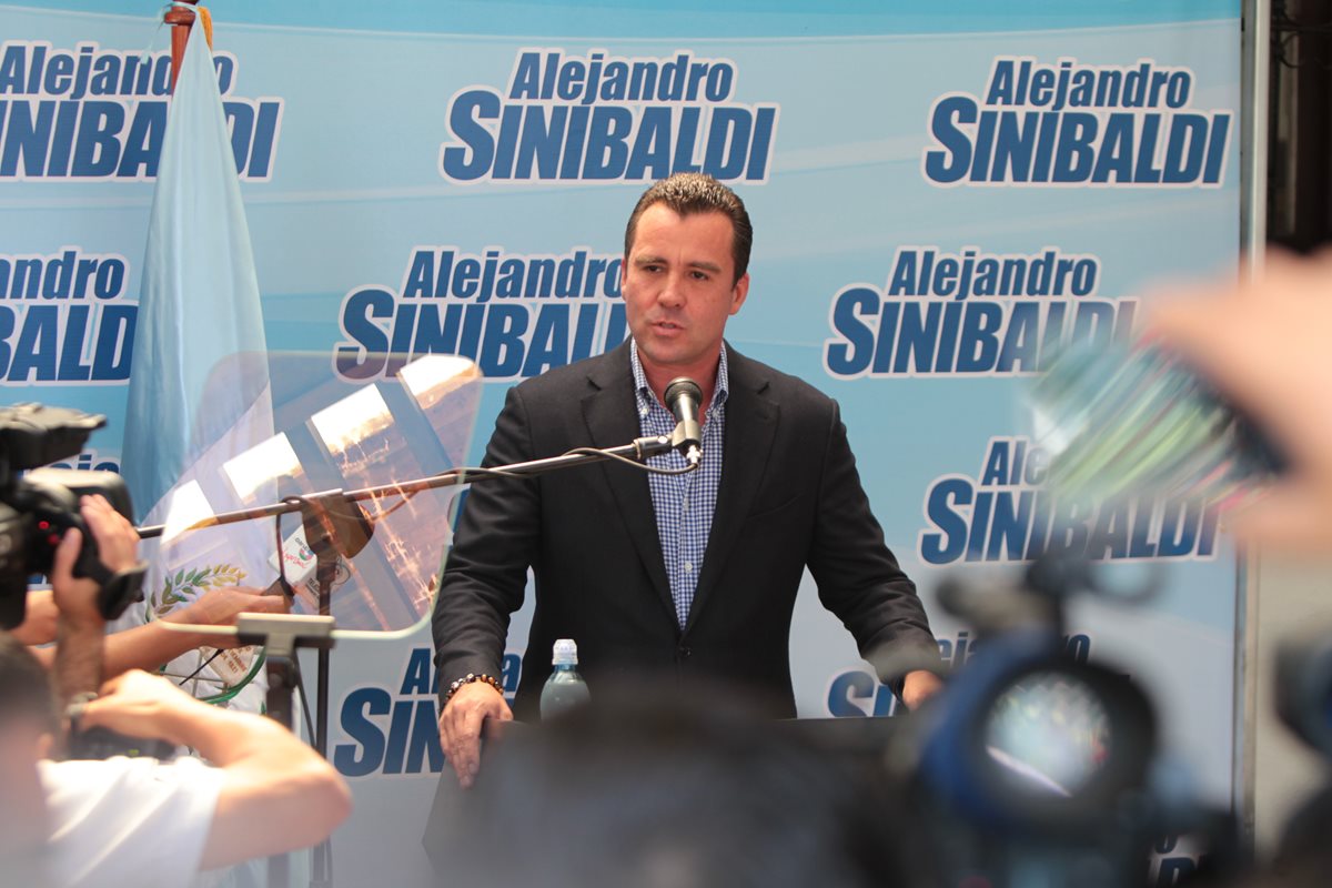 Alejandro Sinibaldi renunció al PP en 2015, luego de ser exprecandidato presidencial, exministro y exdiputado. (Foto Prensa Libre: Hemeroteca PL)