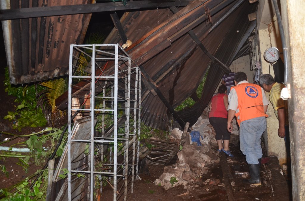 Una de las dos viviendas dañadas por la lluvia en Cuilapa, Santa Rosa. (Foto Prensa Libre: Oswaldo Cardona).