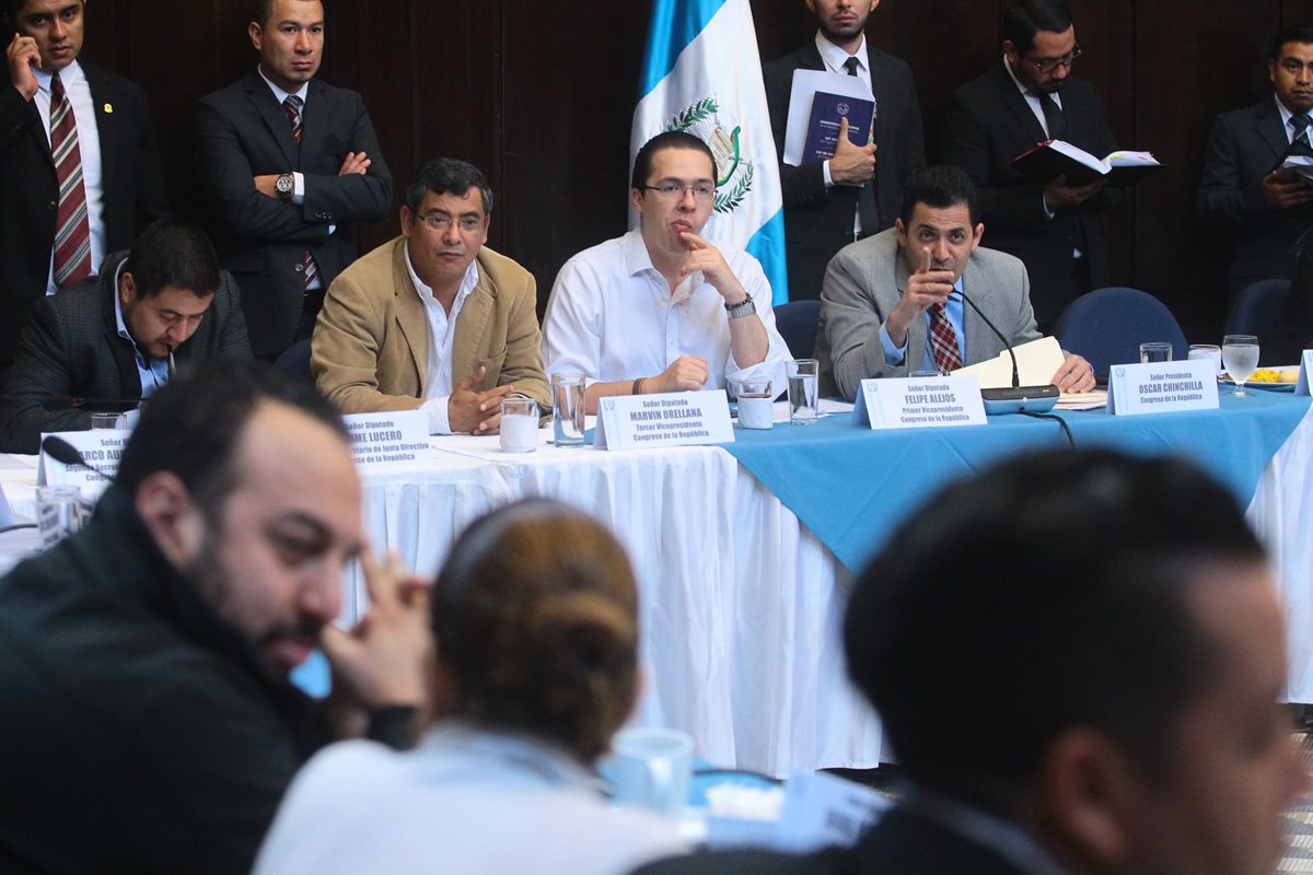 Jefes de bloques acordaron no presentar en la plenaria de hoy mociones privilegiadas y respetar la agenda. (Foto Prensa Libre: Álvaro Interiano)