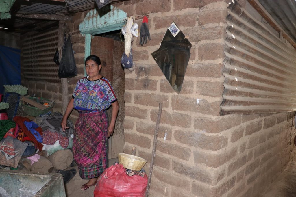 Familias de escasos recursos solicitan fondos para concluir proyecto de ...