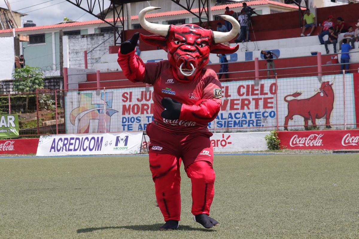 "El Toro" cautivo a los aficionados de Deportivo Malacateco. (Foto Prensa Libre: Raúl Juárez)