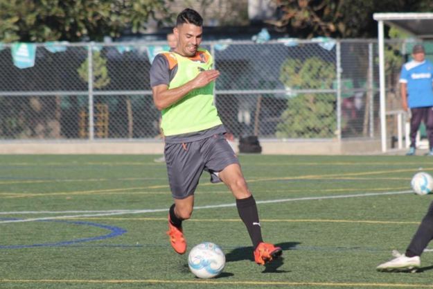 Juan Barrera fue inscrito como el cuarto jugador extranjero que jugará en los cremas en el torneo Clausura 2016. (Foto Prensa Libre: Norvin Mendoza).