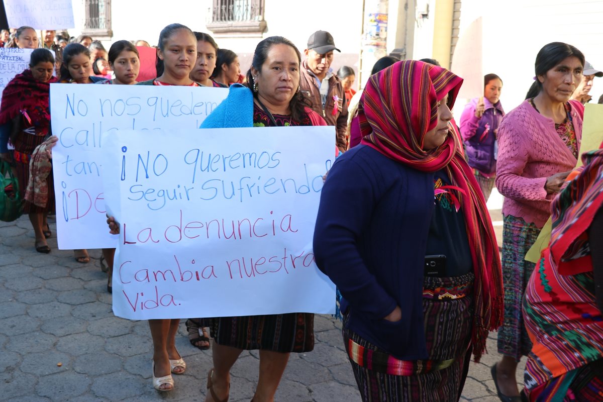 Mujeres de Quiché piden respeto a sus derechos. (Foto Prensa Libre: Héctor Cordero).