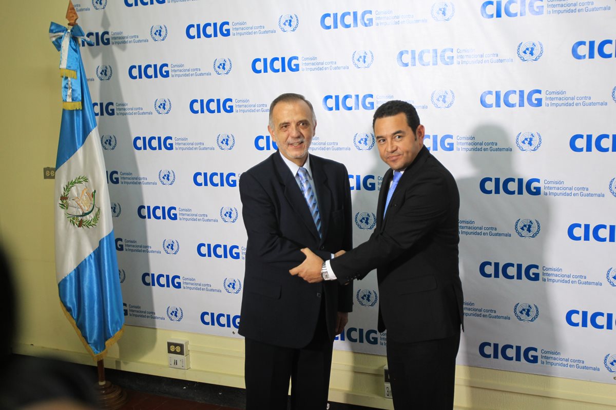 Al principio de su mandato, Jimmy Morales (derecha) expresó su apoyo y respaldo a la Cicig. (Foto: Hemeroteca PL)