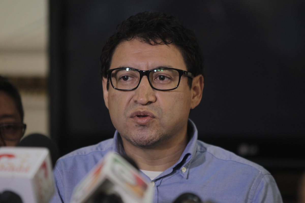 El diputado Álvaro Velásquez fue encontrado muerto en su vivienda ubicada en una colonia de Mixco. (Foto Prensa Libre: Hemeroteca)