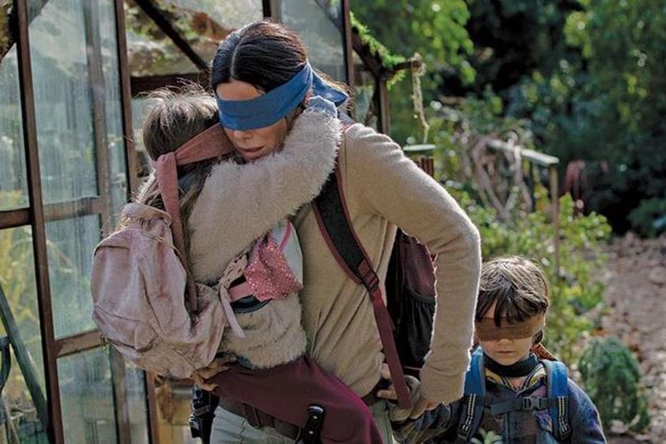 Bird Box, con Sandra Bullock, es un éxito en Netflix y en redes sociales. (Foto Prensa Libre: Netflix)