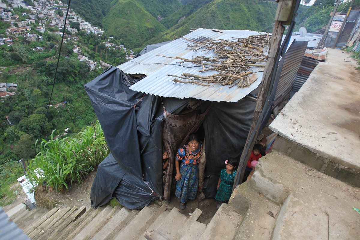 La OIM  recomienda que se atienda a la población que migra en lo interno, ya que muchas veces se ubican en áreas de alto riesgo. (Foto Prensa Libre: Esbin García)