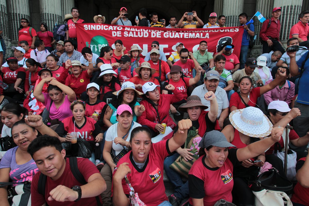 Varios sindicalistas reciben paga sin presentarse a sus labores, gracias al pacto colectivo firmado en 2013. (Foto Prensa Libre: Hemeroteca PL)