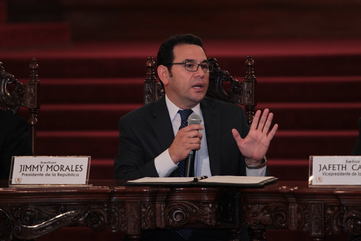 El equipo de Gobierno se va integrando con rostros nuevos y exfuncionarios. (Foto Prensa Libre: Erick Avila)