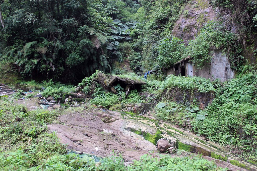 Sitio donde se hallaba piscina de aguas azufradas de turicentro Aguas Amargas en Zunil, Quetzaltenango. (Foto Prensa Libre: Carlos Ventura)