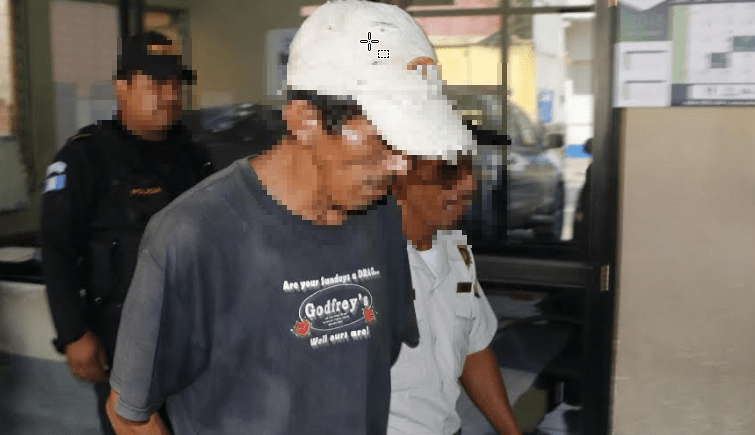 Mario Tut Ical es sindicado de haber dado muerte a machetazos a su esposa, en una comunidad de Chisec, Alta Verapaz. (Foto Prensa Libre: Auri Andersen)