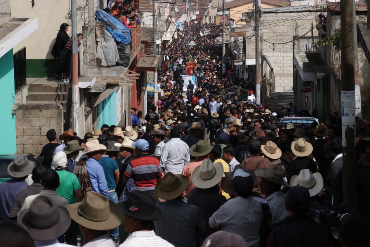 Multitudinario sepelio de menor, cuya muerte violenta causó indignación en San Andrés Itzapa  