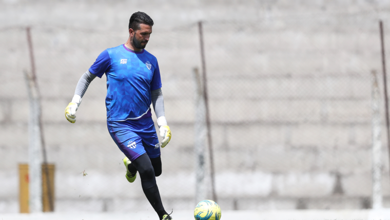 El portero costarricense de Antigua GFC, Adrián de Lemos, es la seguridad que necesita el equipo para clasificar a la Concacaf. (Foto Prensa Libre: Francisco Sánchez)