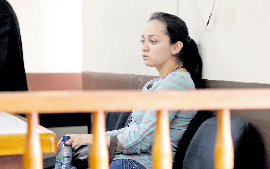 Mónica Gabriela Cascó Chacón fue condenada en 2014 a cuatro años de prisión conmutable por el homicidio en estado de emoción violento de su esposo. El Tribunal consideró que fue en defensa propia.