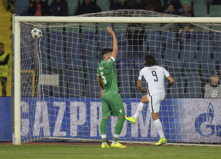 Cavani se mete entre los goleadores de la Champions con tres tantos. (Foto Prensa Libre: AFP).