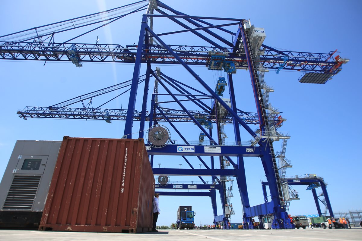 La Terminal de Contenedores Quetzal está lista para comenzar operaciones portuarias. Foto Prensa Libre: Hemeroteca PL)