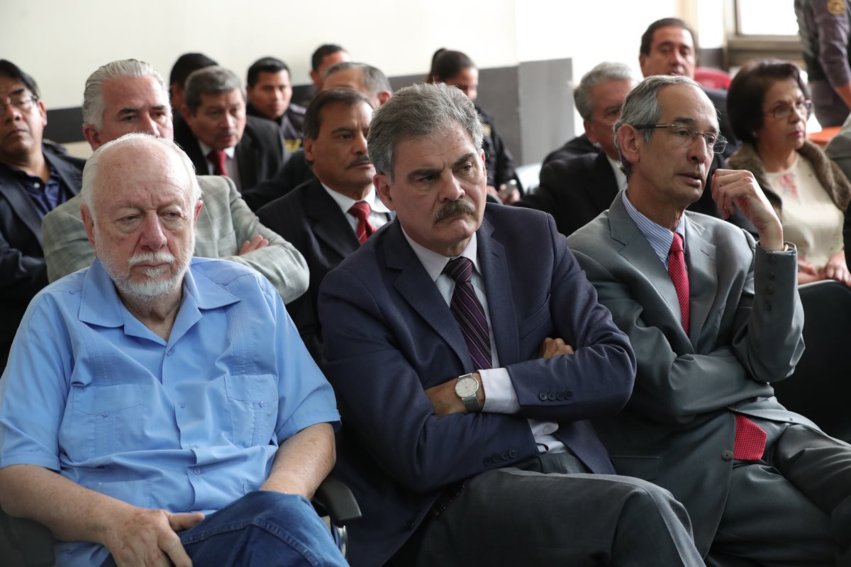 Transurbano | Álvaro Colom y su gabinete serán procesados por fraude y peculado