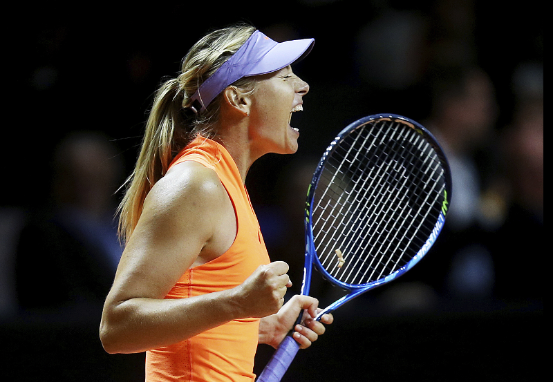 Maria Sharapova luce feliz después de cumplir 15 meses de suspensión por dopaje. (Foto Prensa Libre: AP)