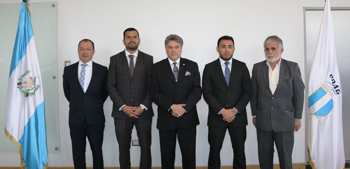 El Comité Ejecutivo Interino de la Federación de Futbol, fue juramentado en las instalaciones de la Confederación Deportiva Autónoma de Guatemala, (CDAG) en la zona 5 de la ciudad capital. (Foto Prensa Libre: cortesía FedeFut)