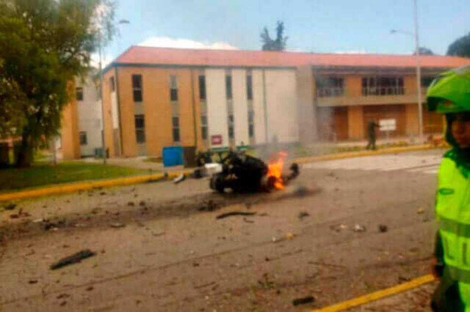 Colombia: Al menos nueve muertos por carro bomba en Escuela de la Policía